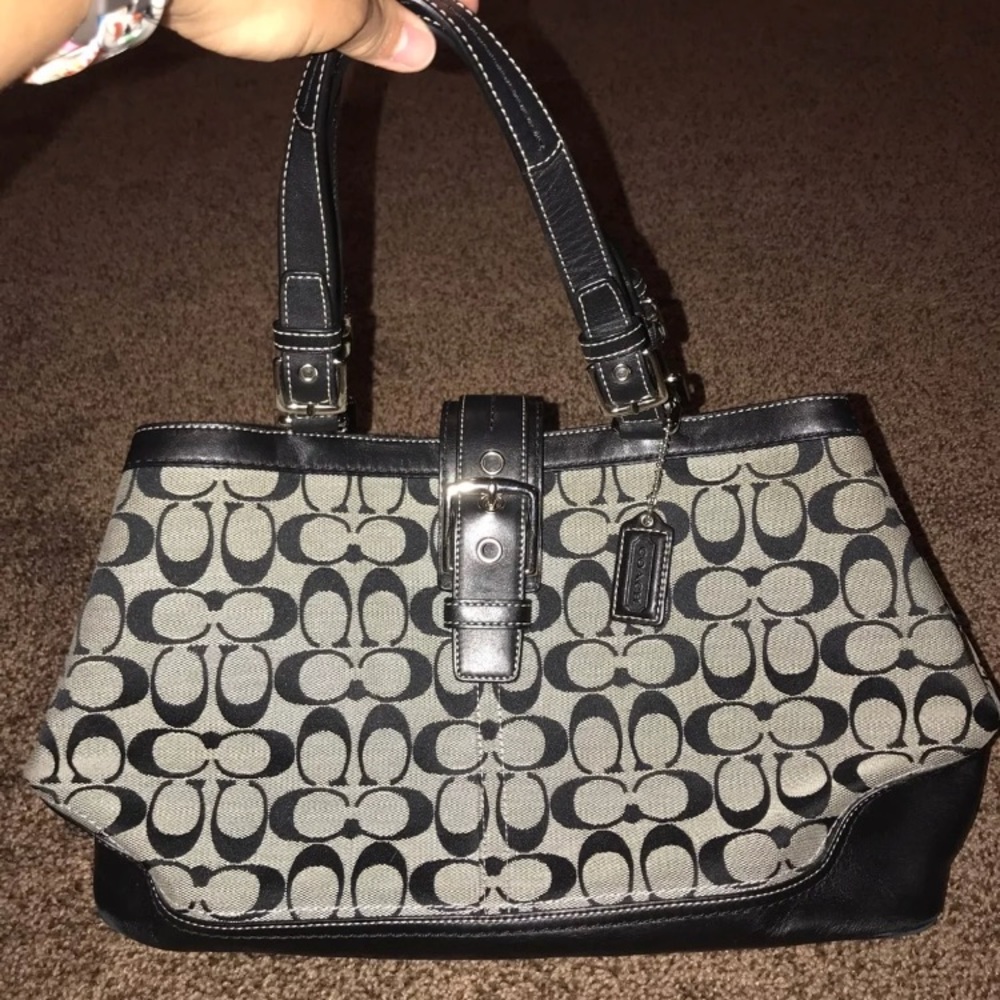 Coach Signature Black Shoulder Bag